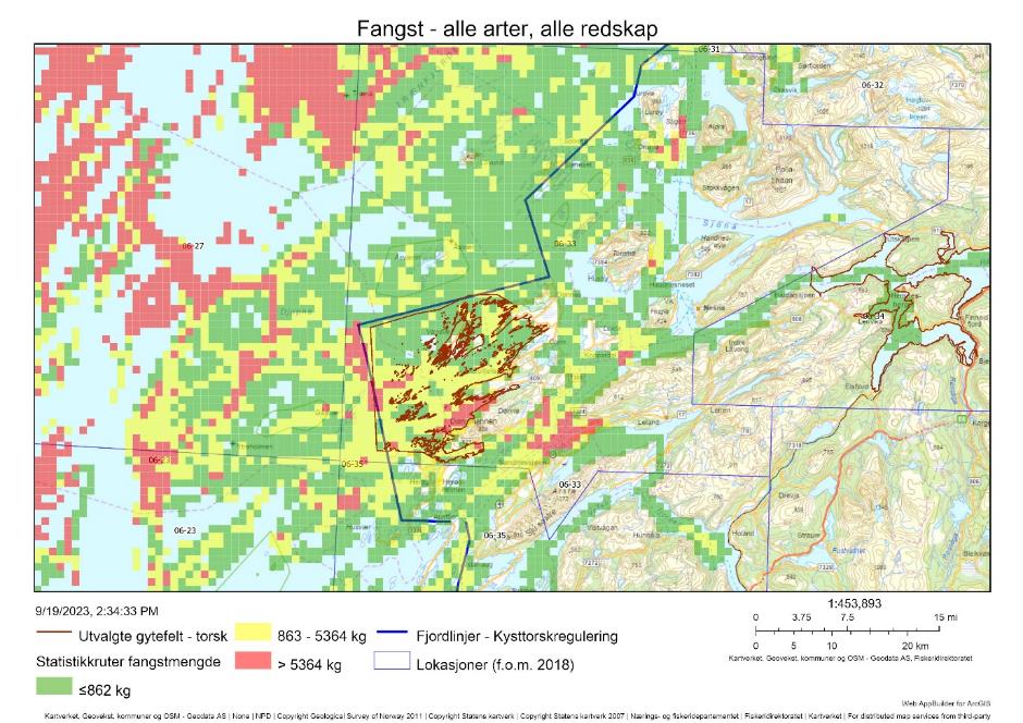 Figur 58 : Oversiktskart fiskeriaktivitet (AIS koblet med sluttseddeldata) i lokasjon 6-33 som inkluderer gytefeltet Grytøya-Vikafjorden (markert med mørkerøde linjer). Totale landinger av alle arter i perioden 2018-2021 vises i rutenett farget etter en trafikklysmodell (rød > gul > grønn).