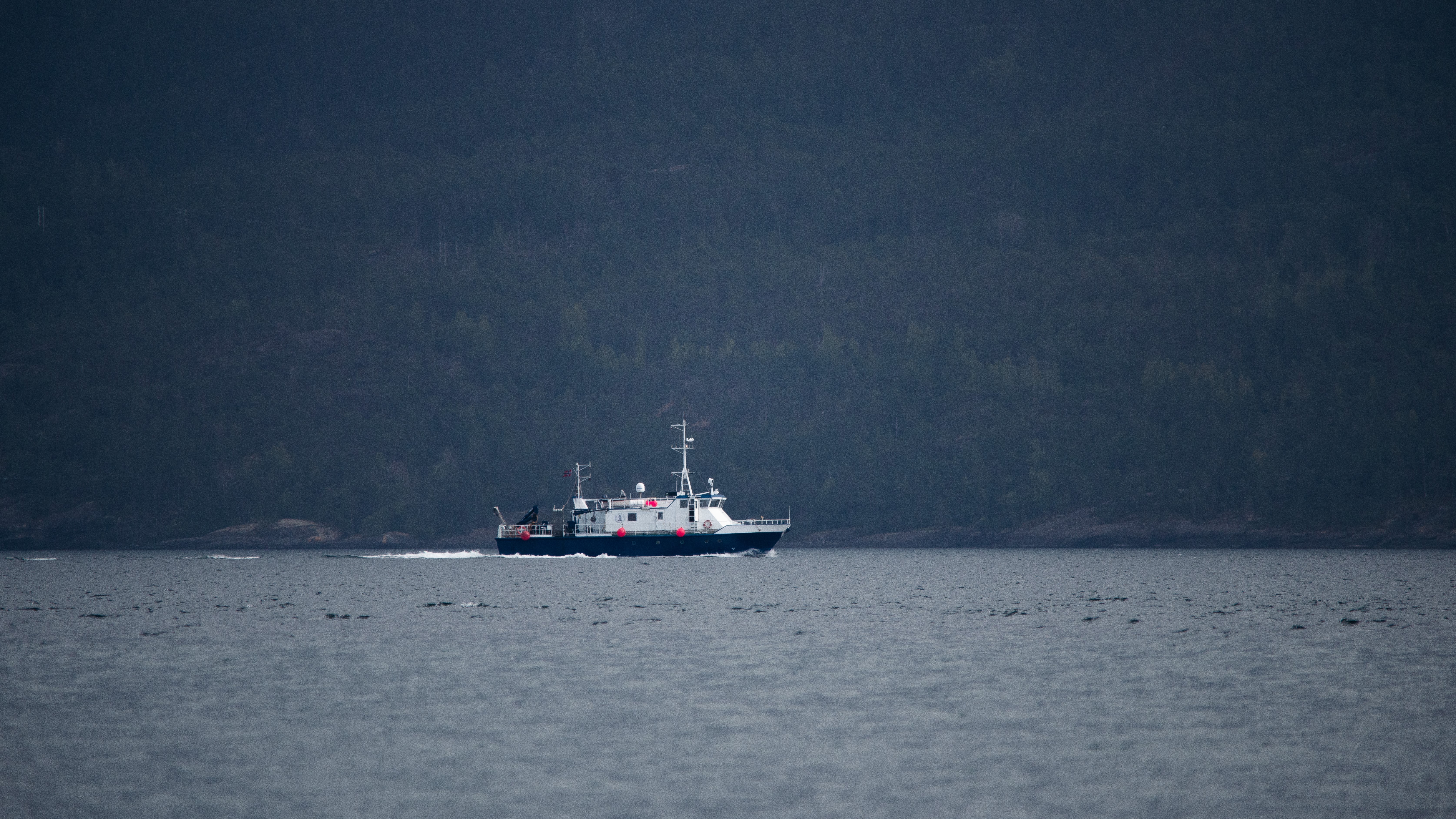 foto av skipet Hans Brattström i Hardangerfjorden
