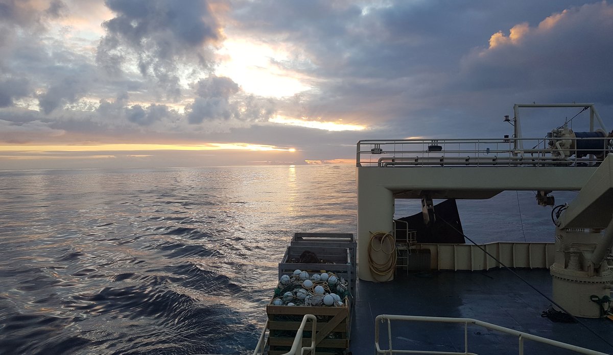 
Forskningsfartøy på fjorden, tobistokt