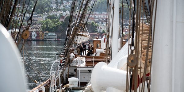 

Fotografi fra dekk på Statsraad Lehmkuhl