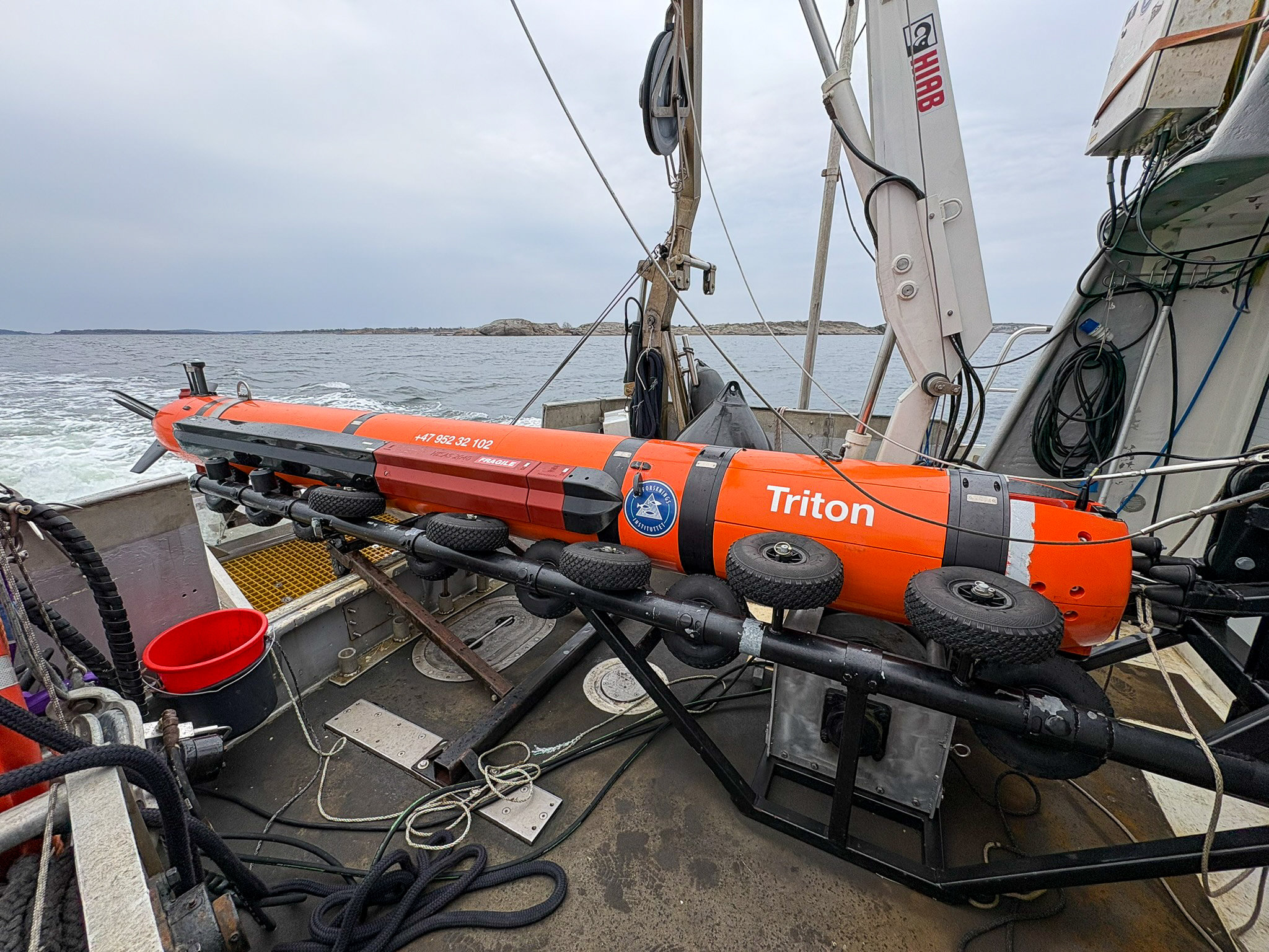 En AUV bak på dekk på et fartøy