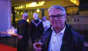 foto av person med glass