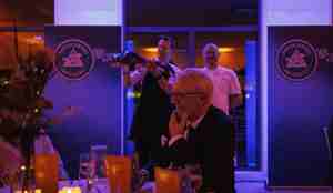 foto av mann med breiflabb