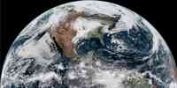 

Satellittbilde fra verdensrommet av jordkloden med Nord- og Sør-Amerika