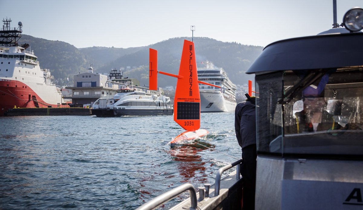 
Sjøsetter seildrone i Bergen