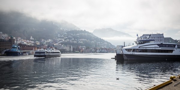 Vågen i Bergen uten turister