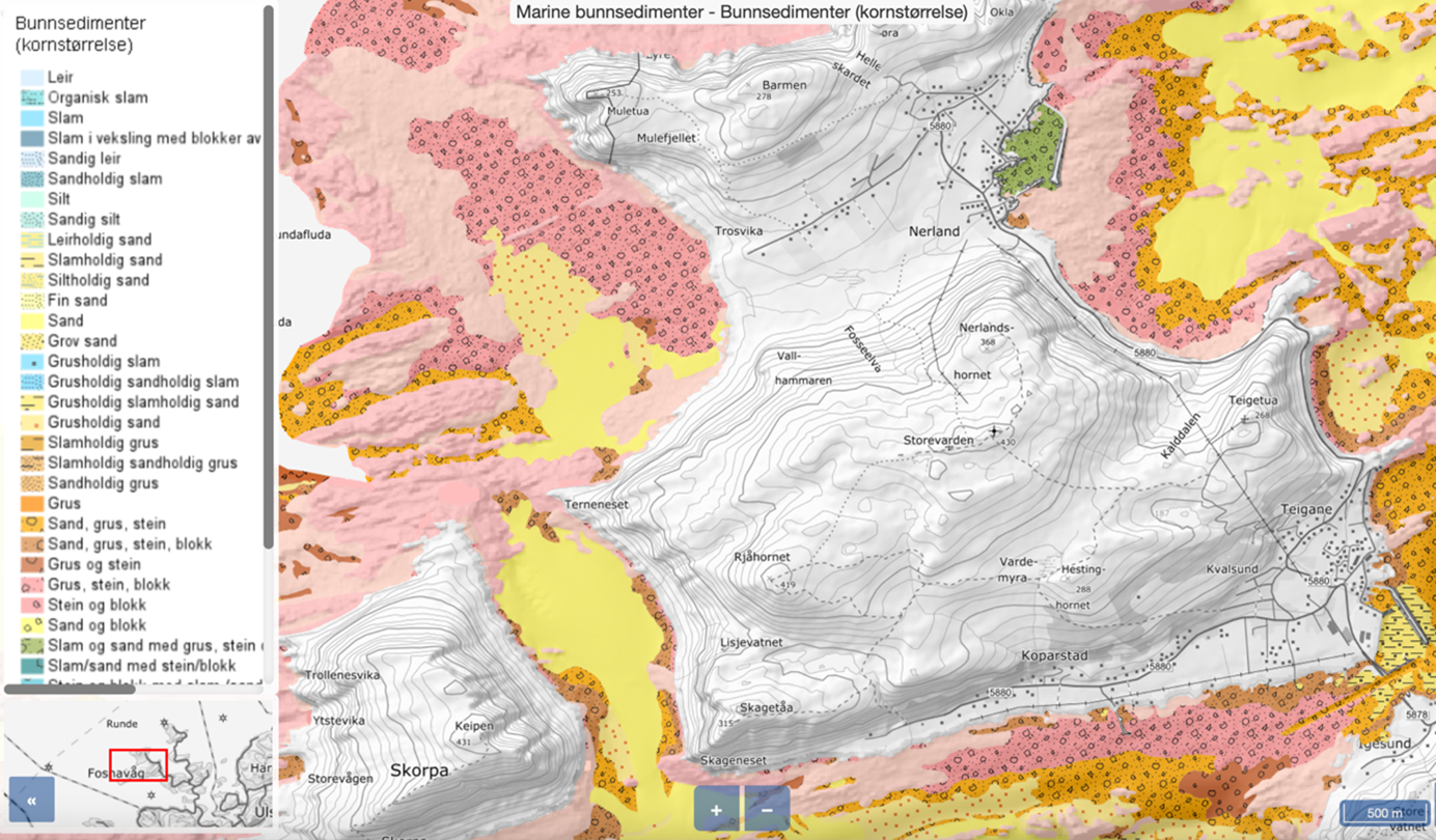 Figur 8. Eksempel på marint grunnkart med bunnsubstrat typer. Her vises Nerlandsøy, der prøvetagning i Mulevika på vestsiden av øya hadde den største tobismengden under toktet i 2023. Stasjonen ligger i et begrenset areal med «grusholdig sand» som er indikert av gul med røde prikker.