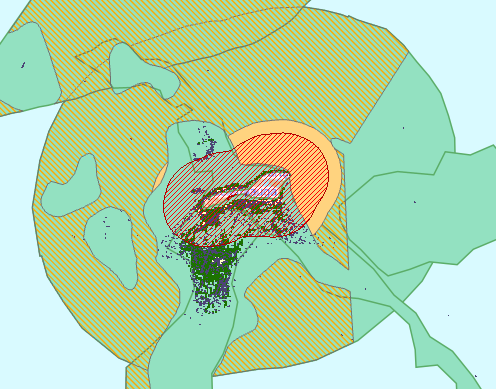 Figur 13. Reguleringer og aktivitet rundt Jan Mayen, overlagt SVO-ene Jan Mayen, Midtatlantiske rygg og Vesterisen. Rødt skravert område viser verneområdet Jan Mayen Naturreservat, oransje felt område beskyttet av ‘grønn’ fiskeriregulering og forbud mot petroleum, oransje skraverte felt viser områder beskyttet av ‘grønne’ fiskerireguleringer som ligger utenfor områder åpnet for petroleum og utvinning av havbunnsmineraler. Punkter viser fiskeriaktivitet.
