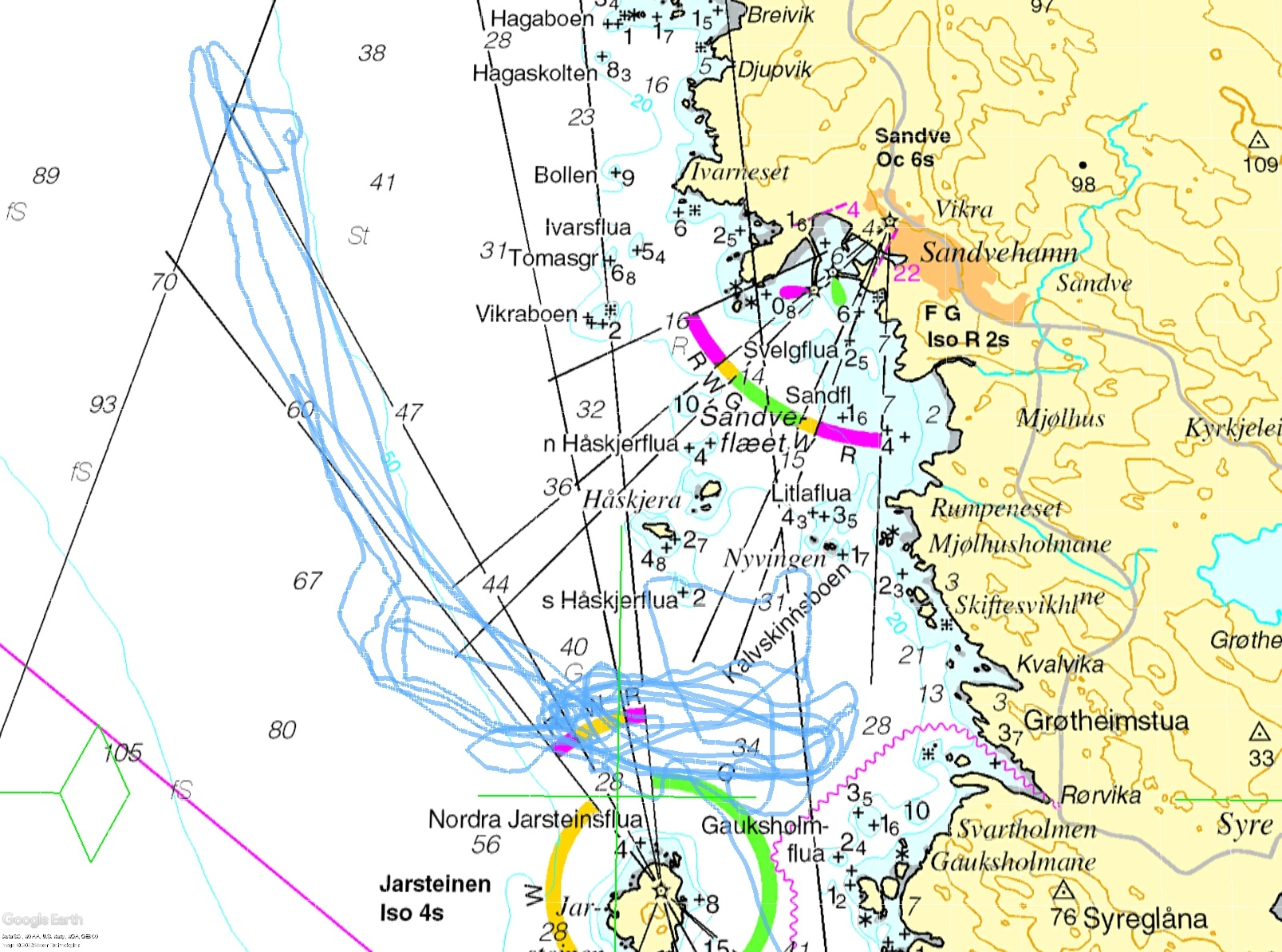 Figur 7. Fartøyets spor. Alle kast i området utenfor Rørvika / Kvalvika. Snurrevadet ble satt ut innerst på ca. 25 m dyp og tauet vest nordvest under innhiving og pumping. 